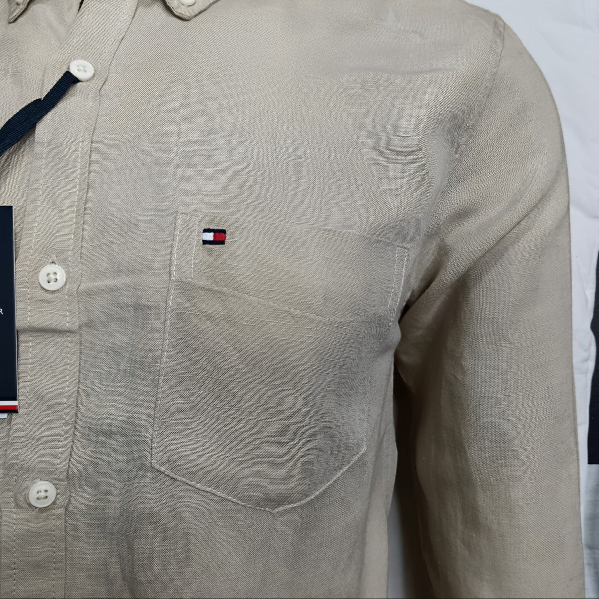Tommy Hilfiger Men'S Beige Button-Up Shirt – Classic And Stylish