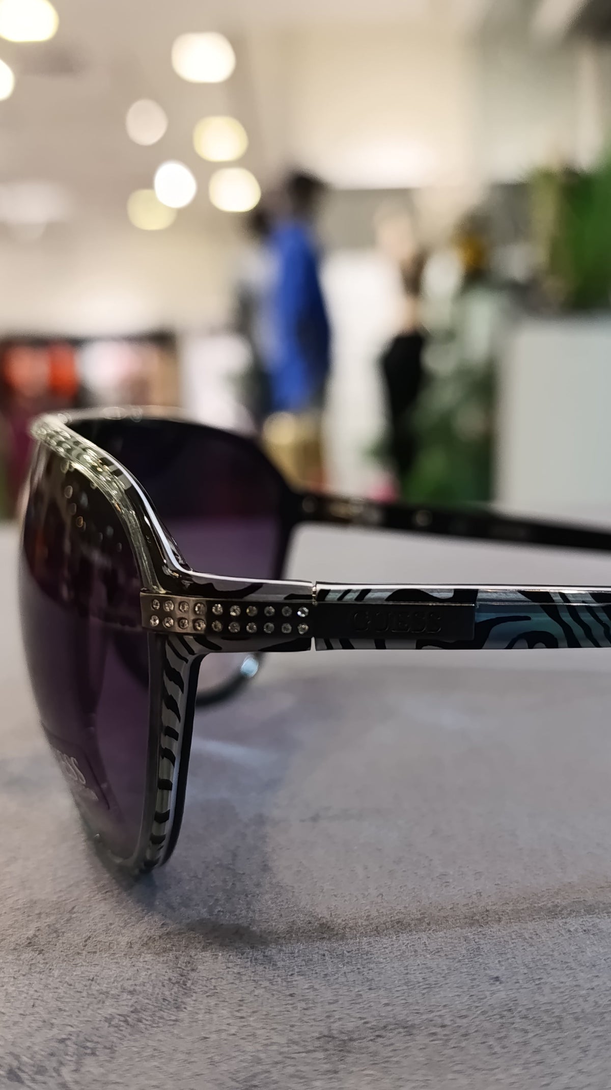 Guess Gu7014-Tqzb-35 Sunglasses – Turquoise Zebra / Crystal G / Smoke Gradient