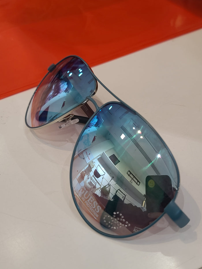 Clearance of Guess Sunglasses – Sleek, Stylish, and Sun-Ready