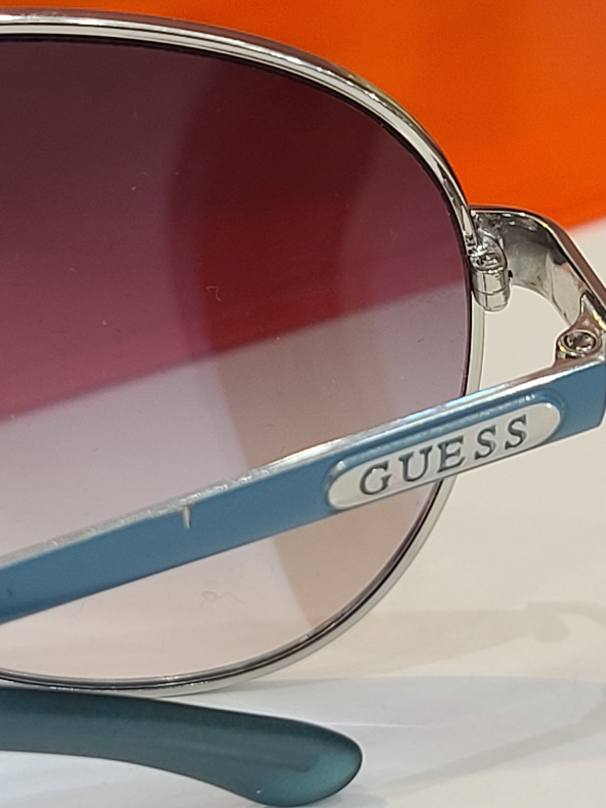 GUESS Sunglasses – Sleek, Stylish, and Sun-Ready