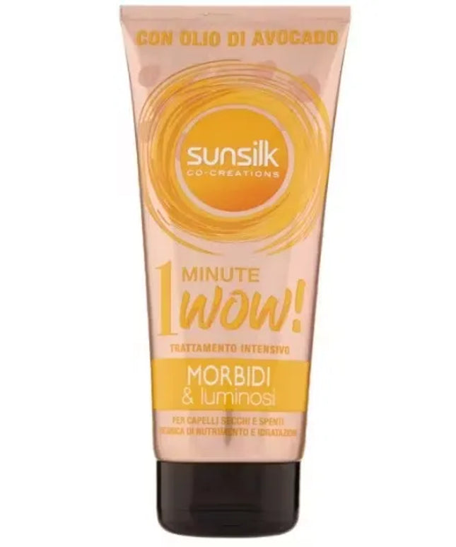 Close-up of a yellow squeeze tube of Sunsilk 1 Minute Wow Morbidi & Luminosi Conditioner highlighting its sleek design and ingredients.