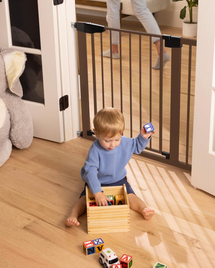 Cumbor 75-103 cm Baby Gate for Stairs, Mom's Choice Awards(Brown)