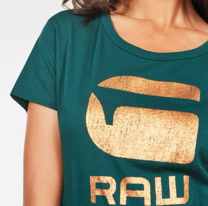 Close-up of metallic gold G-Star logo and RAW text on pine green jersey
