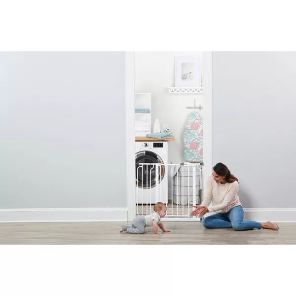 Regalo Easy Step Metal Walk Through Gate, 73 cm Tall, extendable width: 73 cm to 124 cm