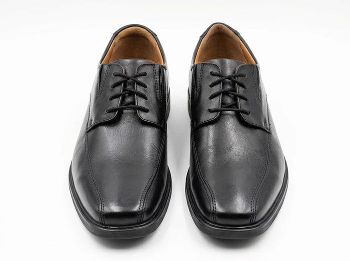 Clearance of Clarks Shoes – Men's -Men's Black Leather Square-Toe