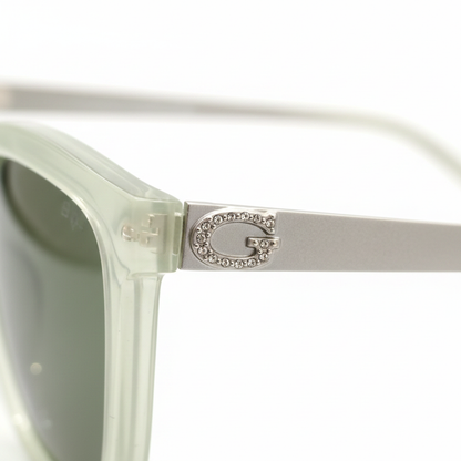 Guess GU7444 sunglasses - detail close-up shot