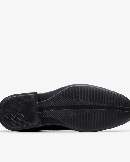 Clarks Cosgrove Cap Men’s Black Leather Derby Shoes – Classic Smart Dress Shoes with Lasting Comfort