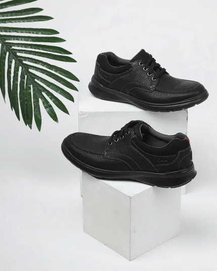 Clarks Cotrell Edge Men’s Black Oily Leather Boots – Casual Ankle Boots with Cushion Comfort and Durable Style