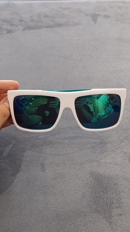 Guess Gu6883 21Q Sunglasses – White Frame / Green Teal Mirror
