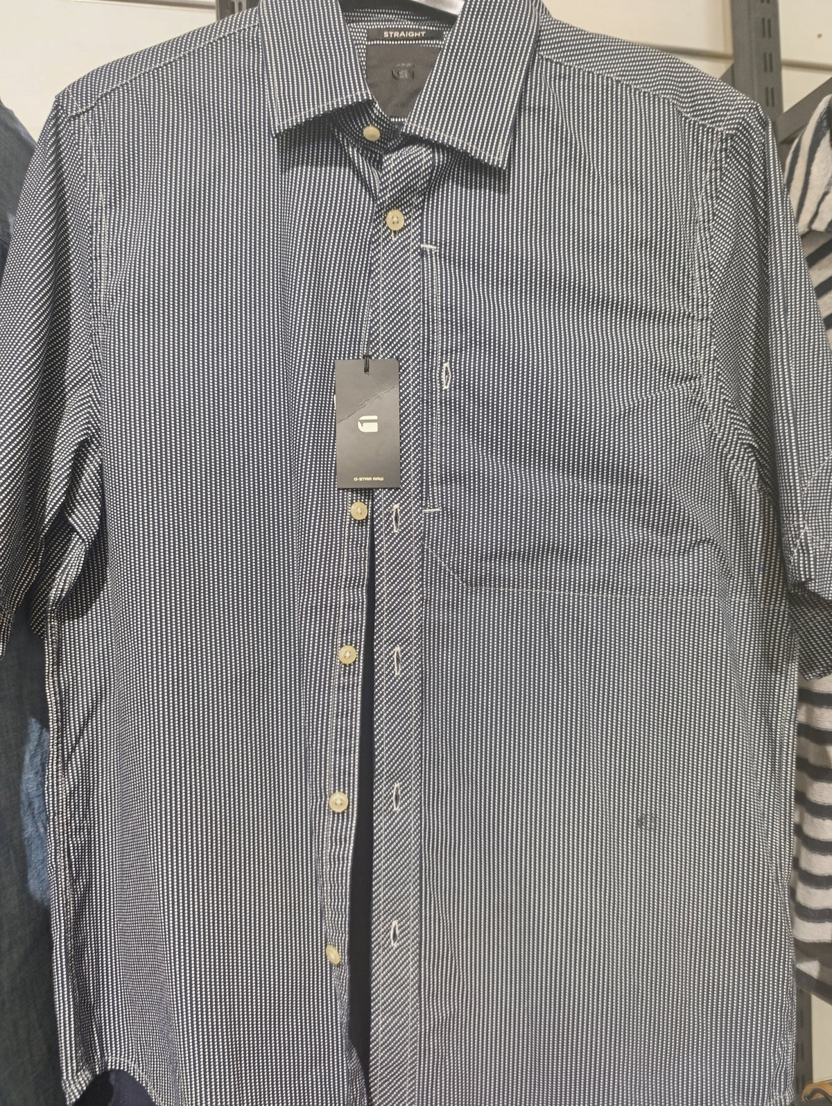Short-Sleeve Micro-Pattern Casual Shirt