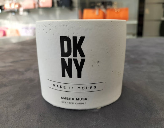 Dkny Amber Musk Cement Scented Candle - S White