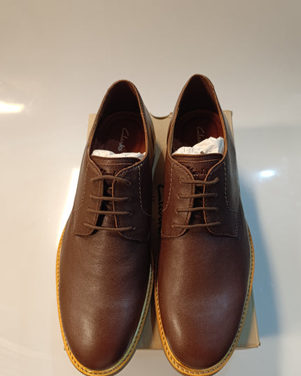 Clarks Atticus Limit Men's Leather Chukka Boots – Classic Lace-Up Ankle Boots for Casual & Dress Wear