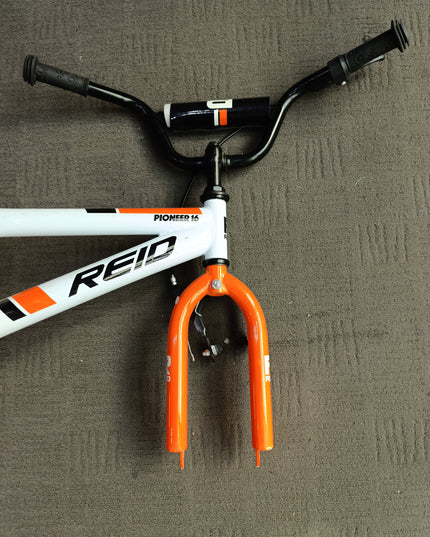 Roid Pioneer 16-inch Boys' Bike - White/Orange /Missing seat