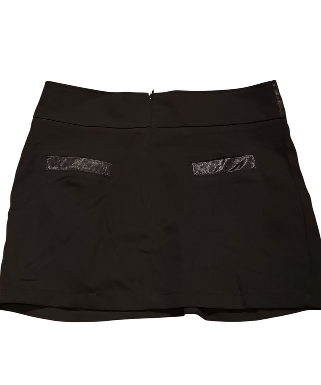 Women's skirt in black color