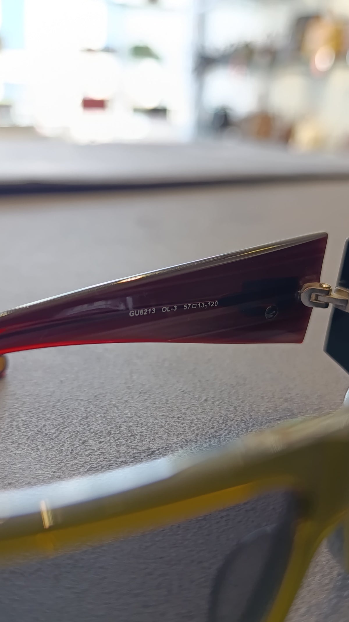 Guess Gu6213 Ol-3 Sunglasses – Olive Green / Burgundy / Dark Smoke