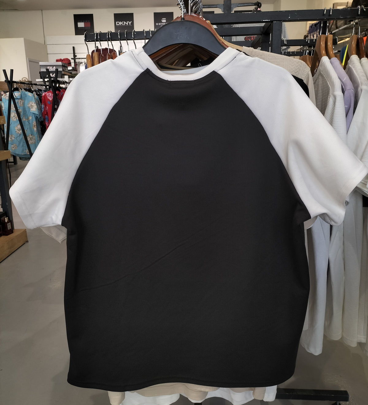 Be Fit Women'S Black & White Raglan T-Shirt – Camera Photo Graphic