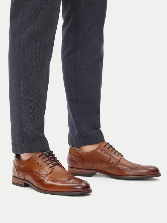 CLARKS SHOSE Men's Brown Leather Wingtip Oxford Dress Shoes – Classic Brogue Style by Clarks