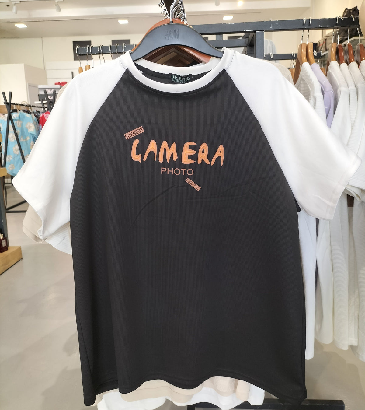 Be Fit Women'S Black & White Raglan T-Shirt – Camera Photo Graphic
