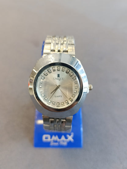 Unique Quartz Women'S Watch – Silver-Tone With Crystal Bezel