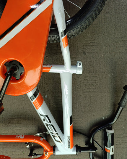 Roid Pioneer 16-inch Boys' Bike - White/Orange /Missing seat