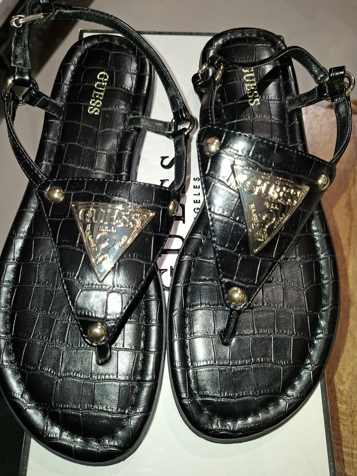 Guess GW Glee-B Women's Flat Sandals, Black