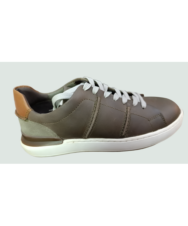 Clarks Men’s Brown Leather Casual Sneakers – Lace-Up Comfort Walking Shoes